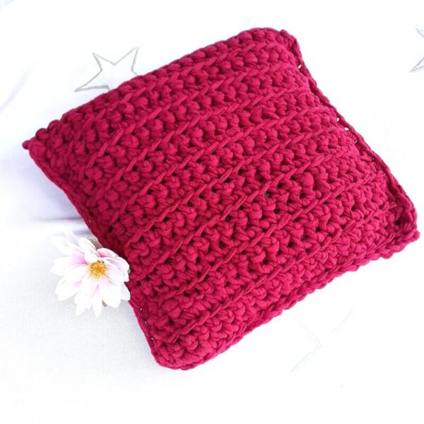 Cojín Crochet Rojizo